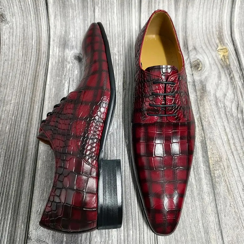 Men'S Luxury Formal Wear - 結婚式のイブニングドレスシューズ男性用高級レースアップオックスフォードダービーシューズカスタマイズされた本革ショーパーティーファッション靴レッド
