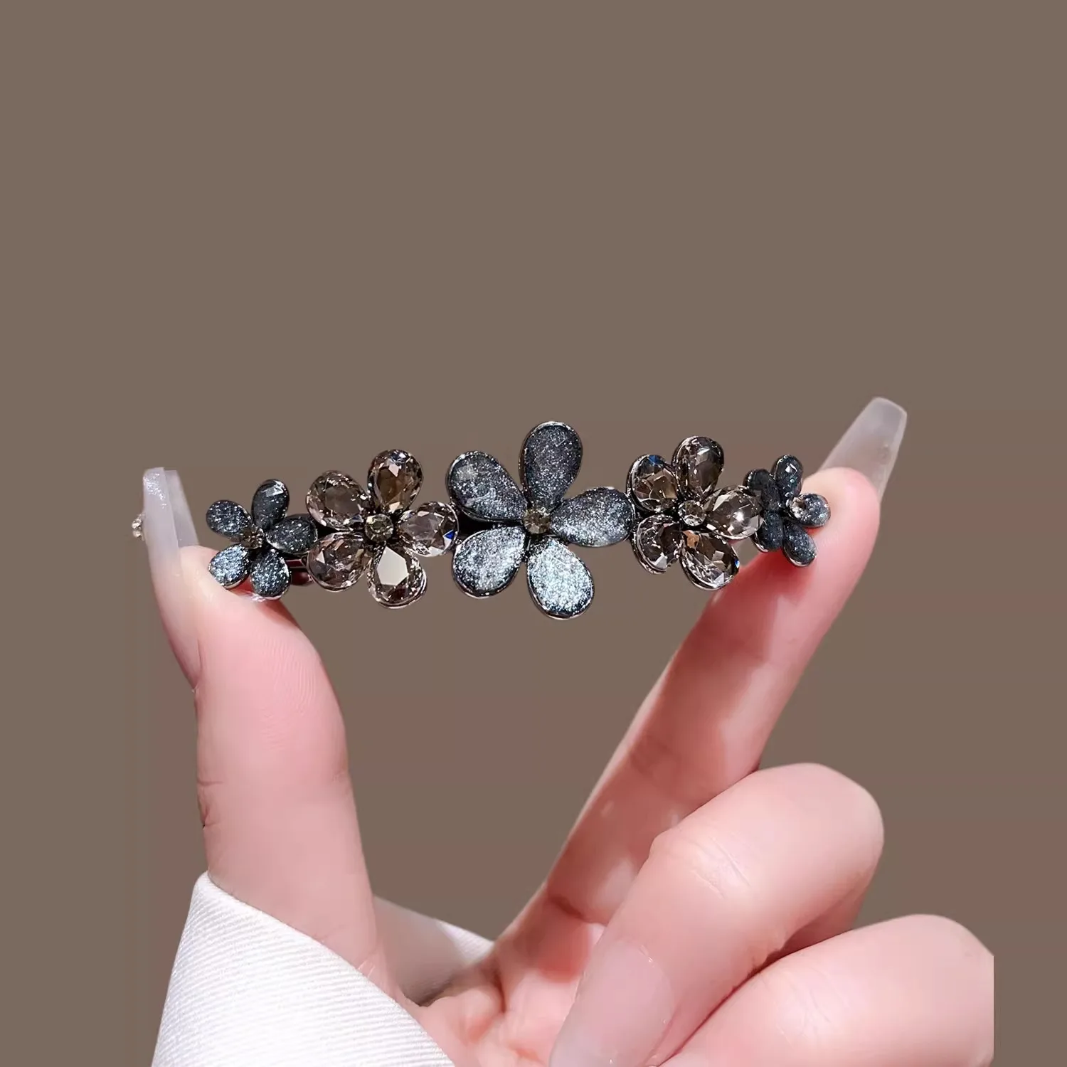 Tie Bar Clip - エレガントなクリスタルフラワーヘアピン春クリップハイエンド女性の後頭部ハーフタイヘアクリップ女の子韓国スタイルのヘアアクセサリー