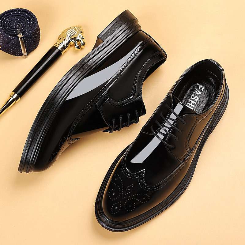 メンズ パテントレザー ブローグ ドレスシューズ レースアッ - Patent Leather Oxford のレビューと価格