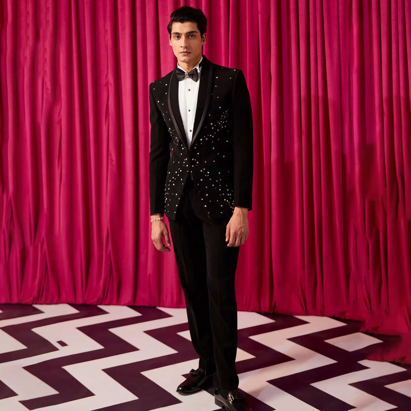 新しいウェディングメンズスーツクリスタルメンズスーツパーティ - Men'S Formal Wear No Suit のレビューと価格